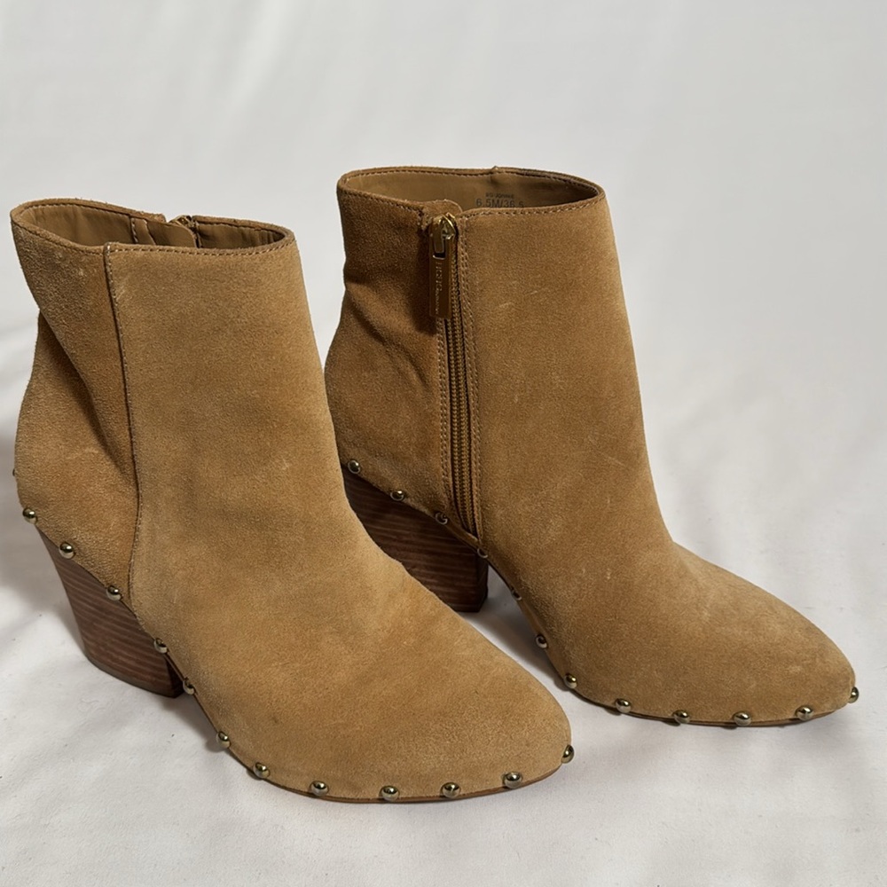 EUC BCBG Generation, Johnnie size 6.5